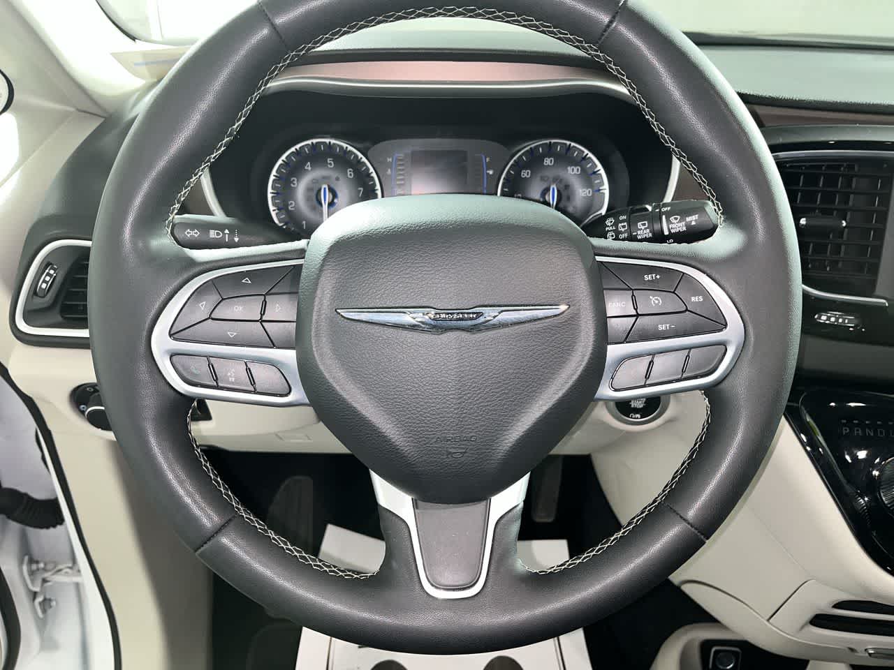 2024 Chrysler Voyager LX