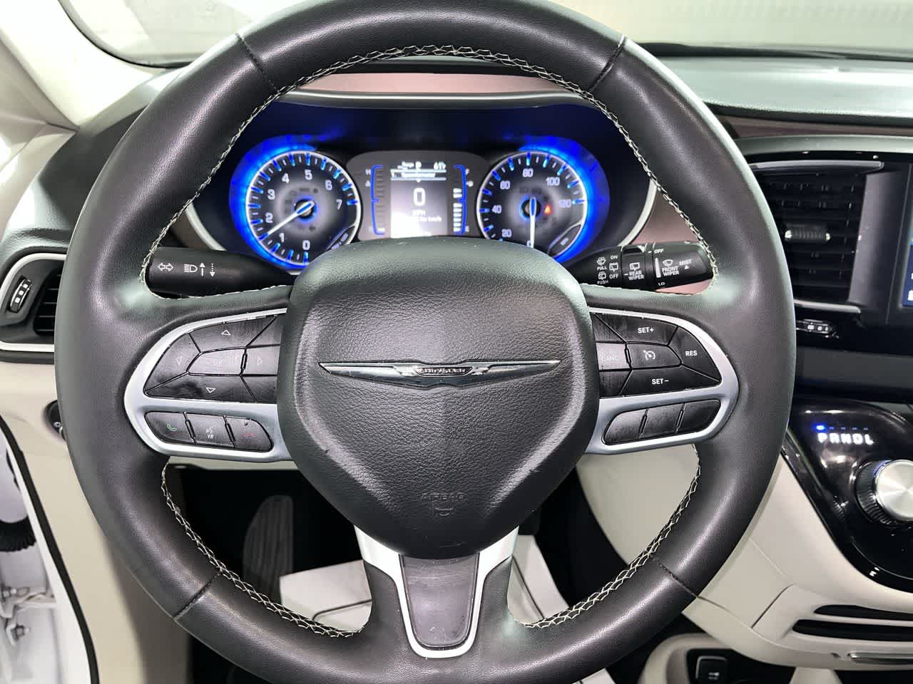 2024 Chrysler Voyager LX