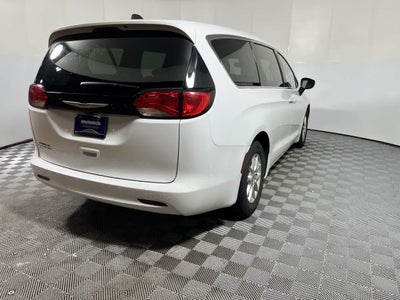 2024 Chrysler Voyager LX