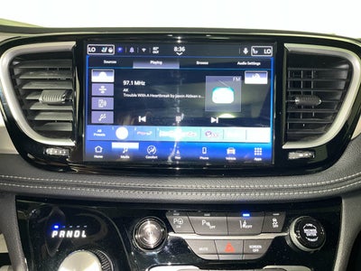 2024 Chrysler Pacifica Hybrid Premium S Appearance Pkg