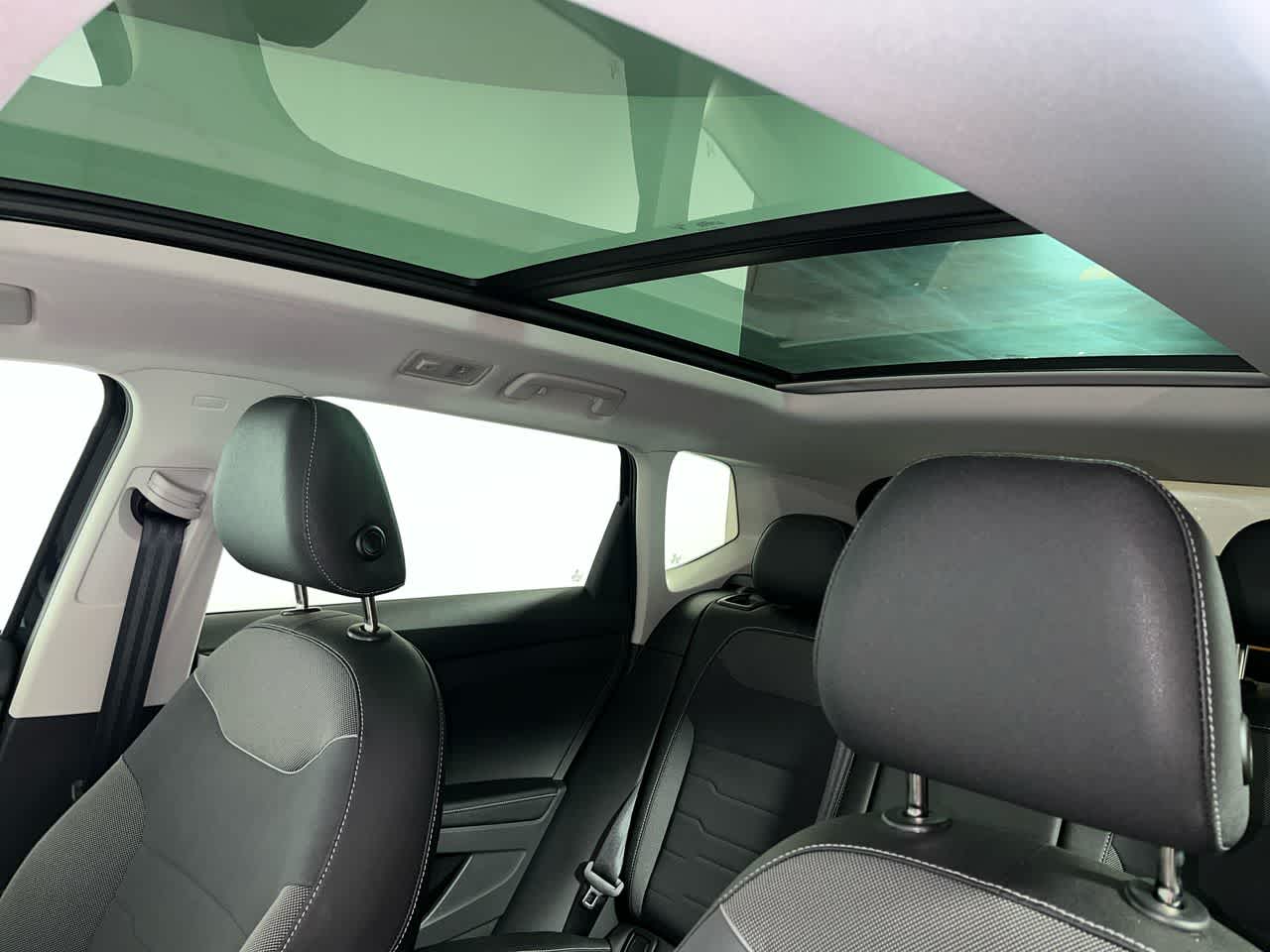 2025 Volkswagen Taos SE Black