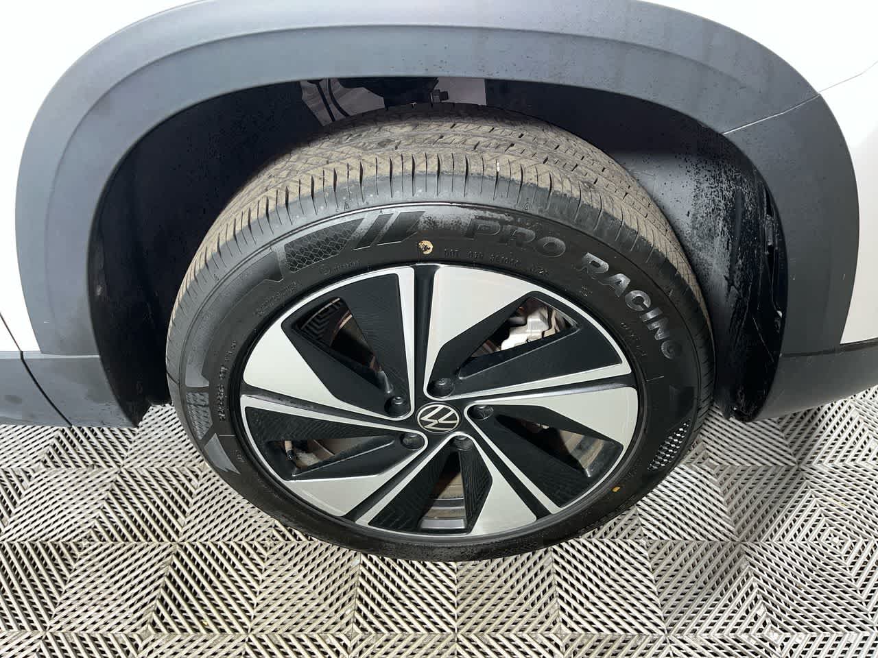 2025 Volkswagen Taos SE