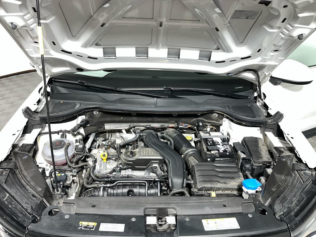 2025 Volkswagen Taos SE