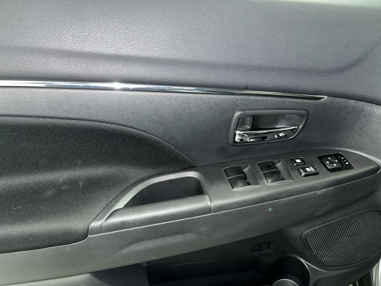 2025 Mitsubishi Outlander Sport ES