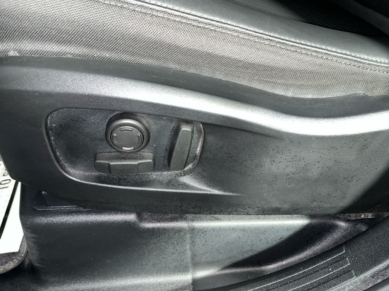 2025 Land Rover Defender S