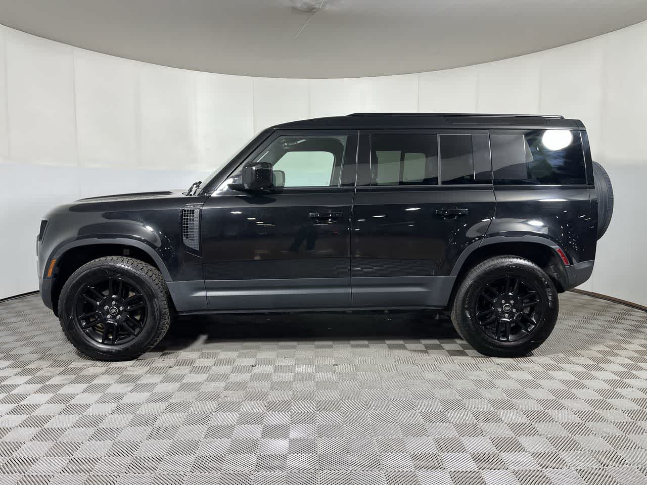2025 Land Rover Defender S