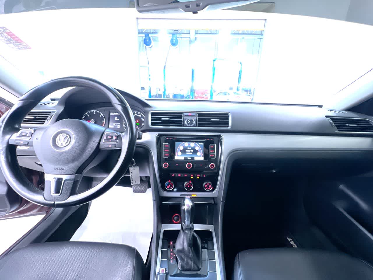 2013 Volkswagen Passat TDI SE w/Sunroof