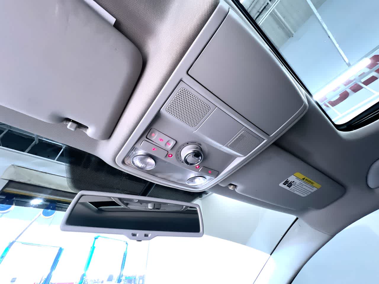 2013 Volkswagen Passat TDI SE w/Sunroof