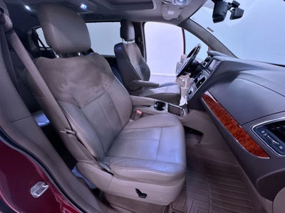 2015 Chrysler Town & Country Limited Platinum