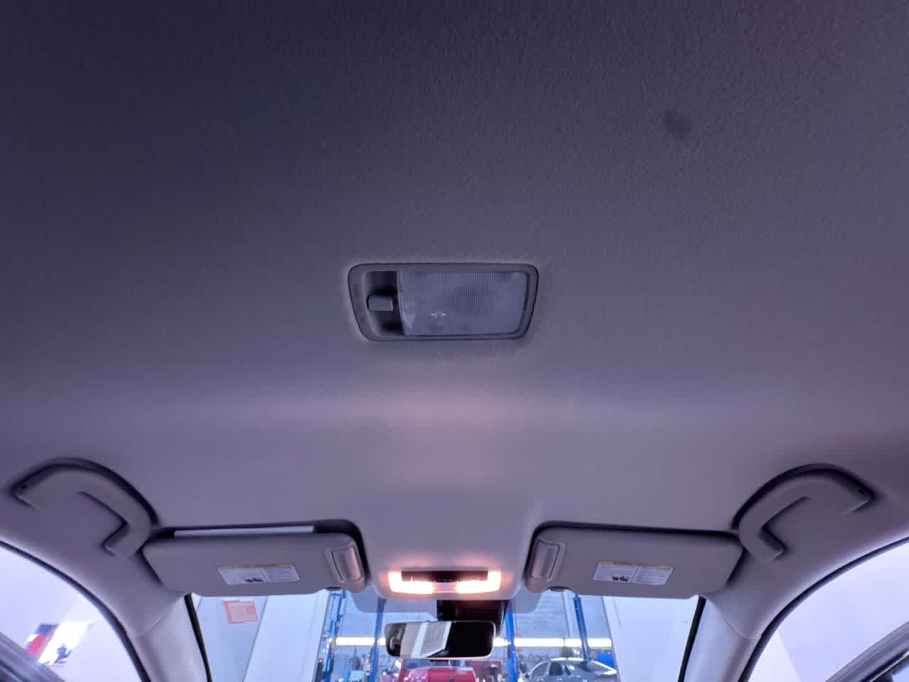 2022 Nissan Versa SR