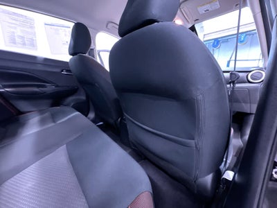 2022 Nissan Versa SR