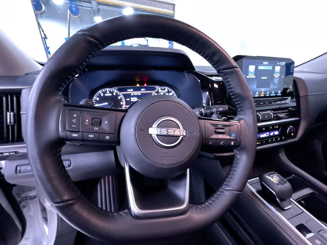 2024 Nissan Pathfinder SL