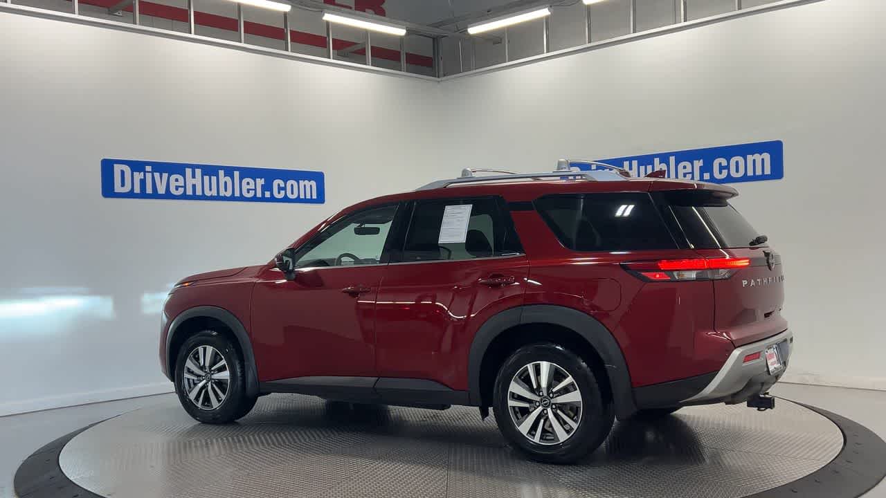 2023 Nissan Pathfinder SL