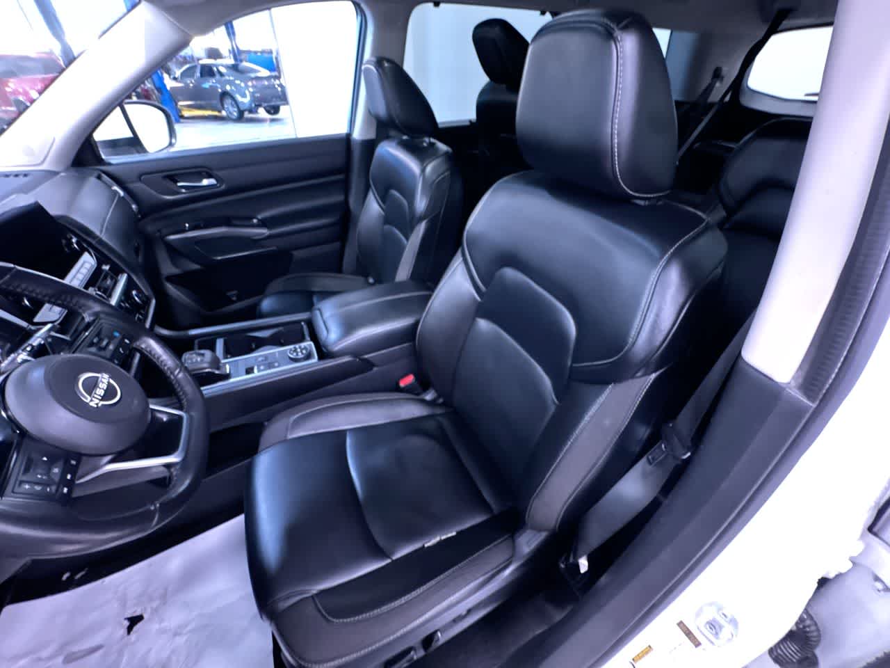 2022 Nissan Pathfinder SL