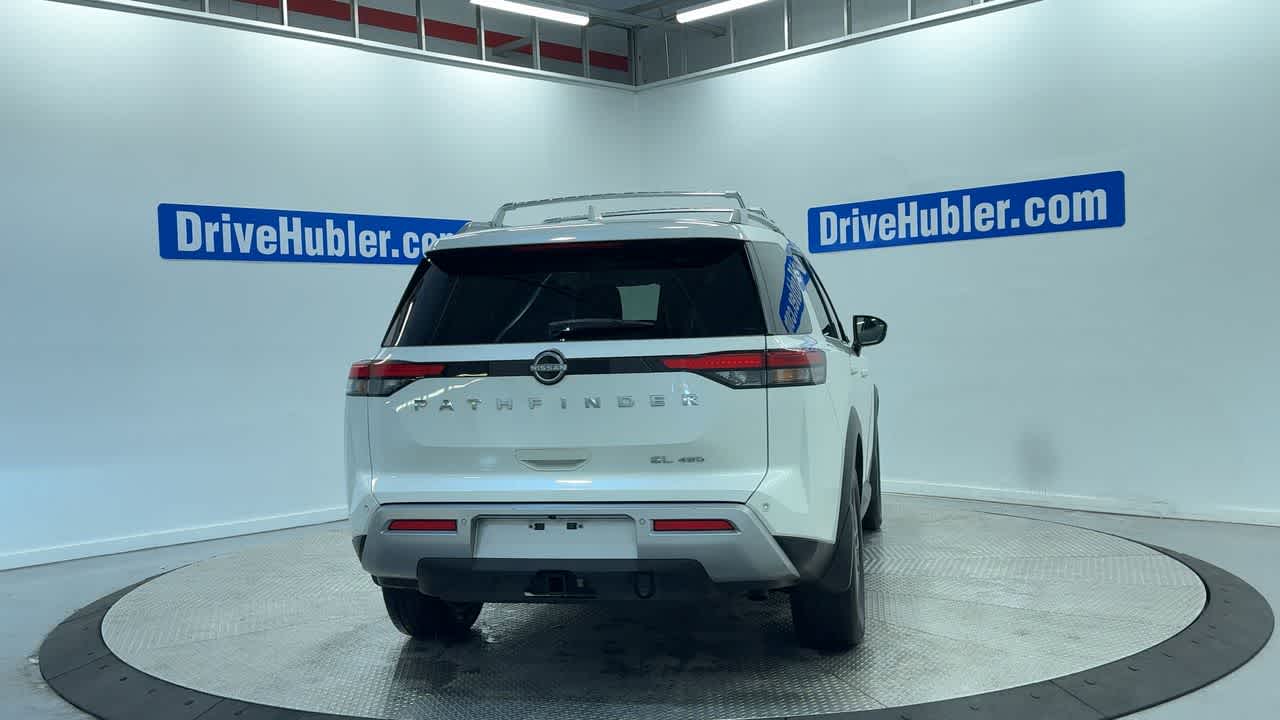 2022 Nissan Pathfinder SL