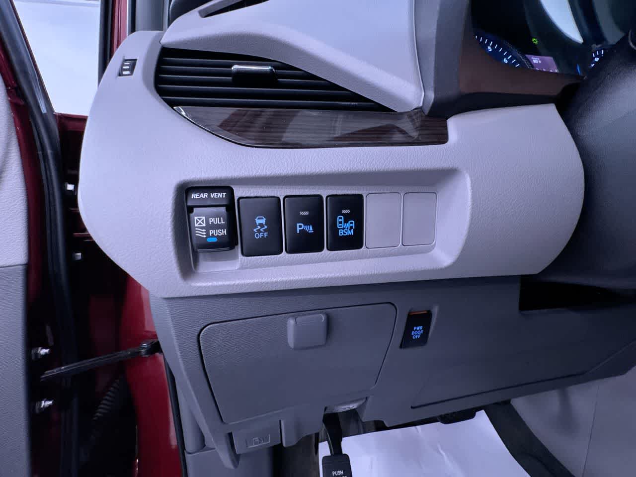 2016 Toyota Sienna XLE