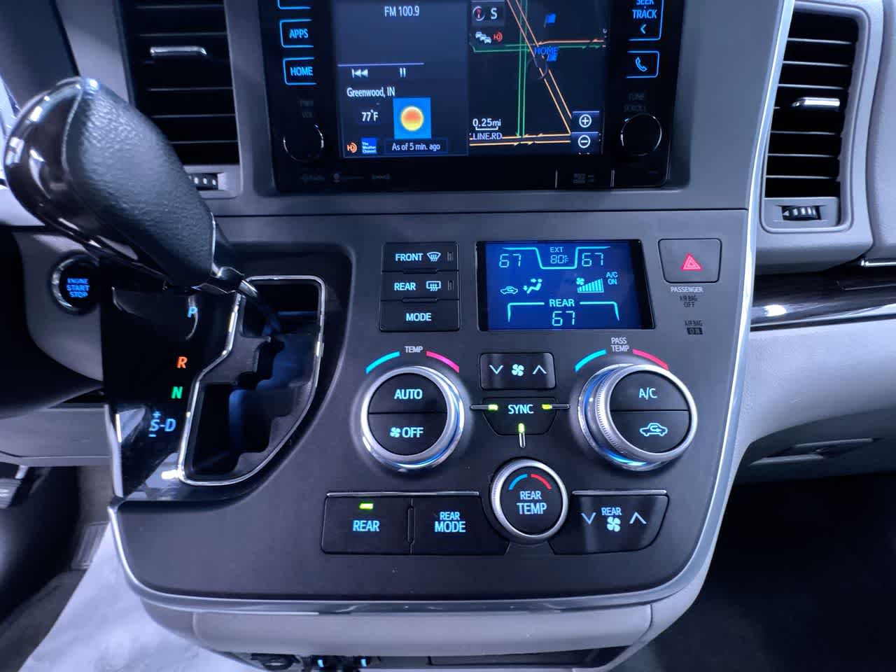 2016 Toyota Sienna XLE