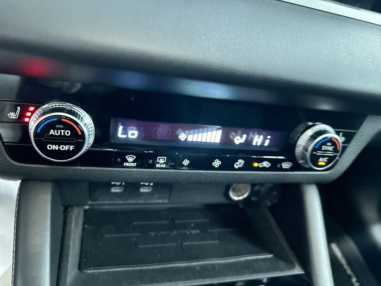 2025 Mitsubishi Outlander ES