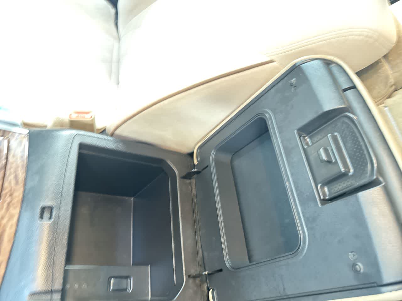 2017 Nissan Armada SV