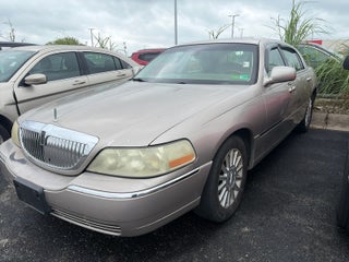 2003 Lincoln Town Car Signature