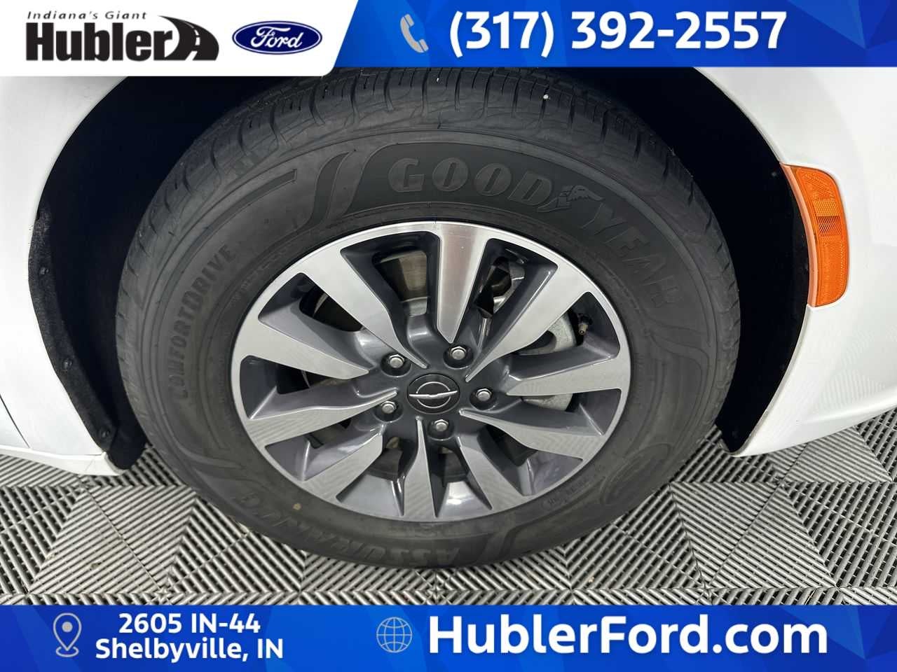 2024 Chrysler Pacifica Hybrid Select