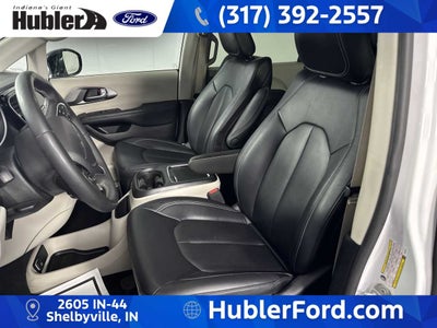 2024 Chrysler Pacifica Hybrid Select