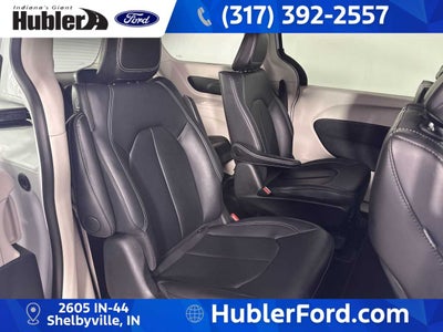 2024 Chrysler Pacifica Hybrid Select