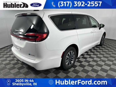 2024 Chrysler Pacifica Hybrid Select