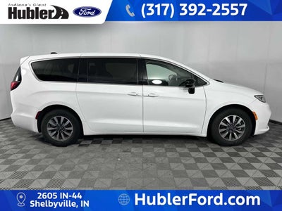 2024 Chrysler Pacifica Hybrid Select