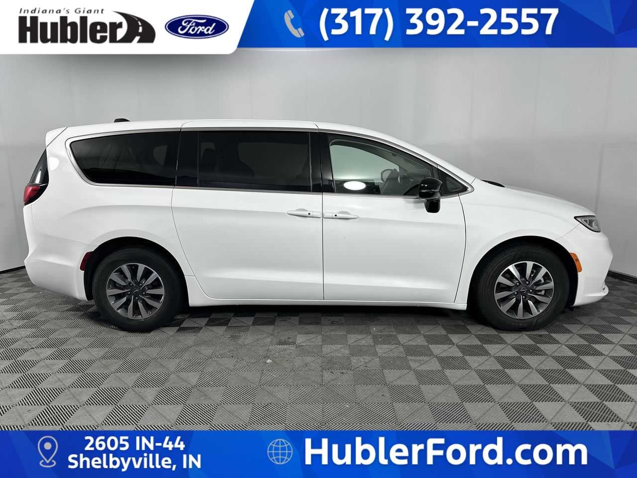 2024 Chrysler Pacifica Hybrid Select