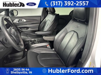 2024 Chrysler Pacifica Hybrid S Appearance Pkg