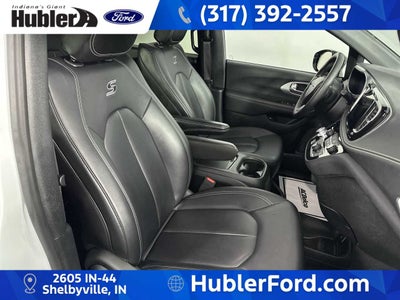 2024 Chrysler Pacifica Hybrid S Appearance Pkg