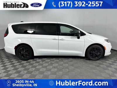 2024 Chrysler Pacifica Hybrid S Appearance Pkg