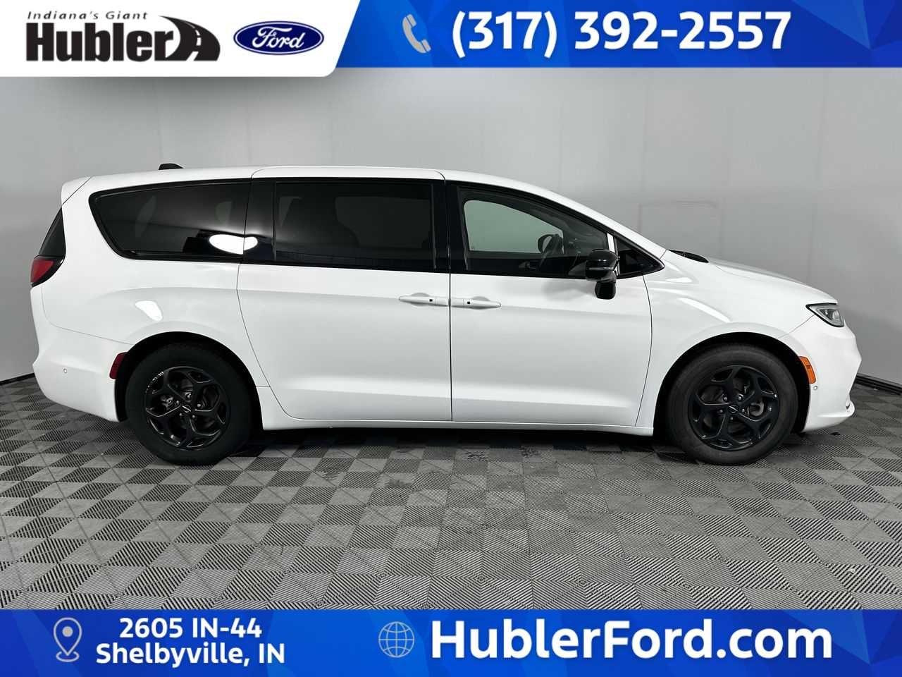 2024 Chrysler Pacifica Hybrid S Appearance Pkg