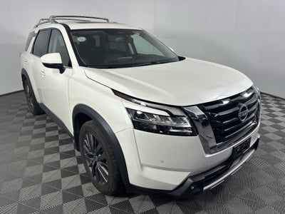 2022 Nissan Pathfinder SL