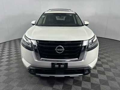 2022 Nissan Pathfinder SL