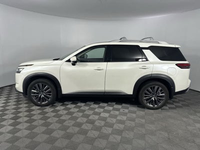 2022 Nissan Pathfinder SL